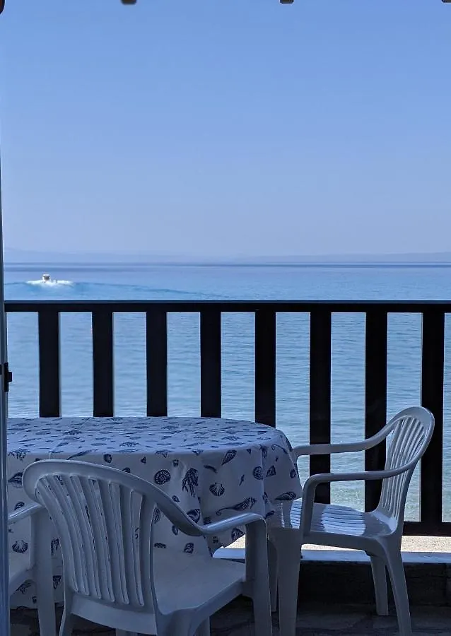 Seafront Apartment Pefkochori